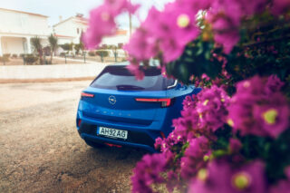 Harvest Digital Agriculture - photo series // opel mokka